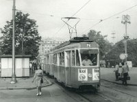 Tramvaj linije 2 na Trgu kralja Tomislava 1972. godine.jpg